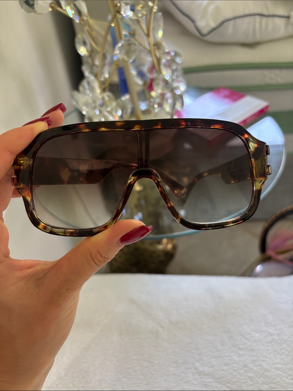 Tortoiseshell Oversized Shield Sunglasses - Brown